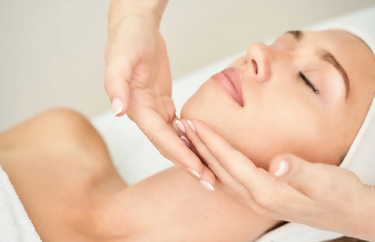 Facial Homecare Candisari – Praktis & Nyaman di Rumah